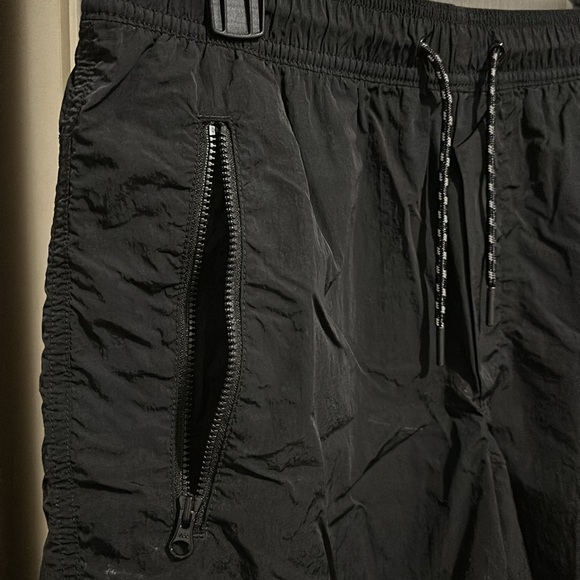 AE Nylon Shorts - Picture 3 of 5